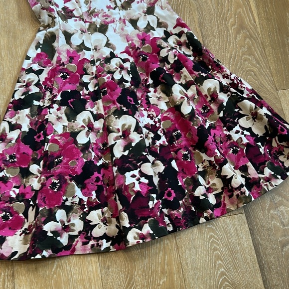 White House Black Market Flare Dress - Picture 5 of 11